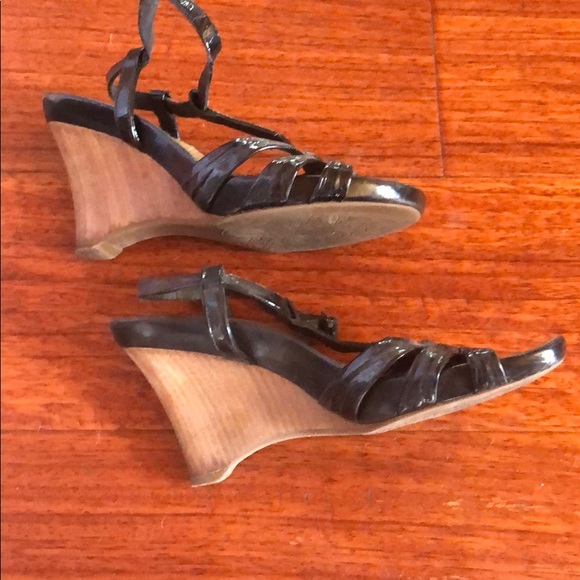 Shoes - Picture 3 of 4